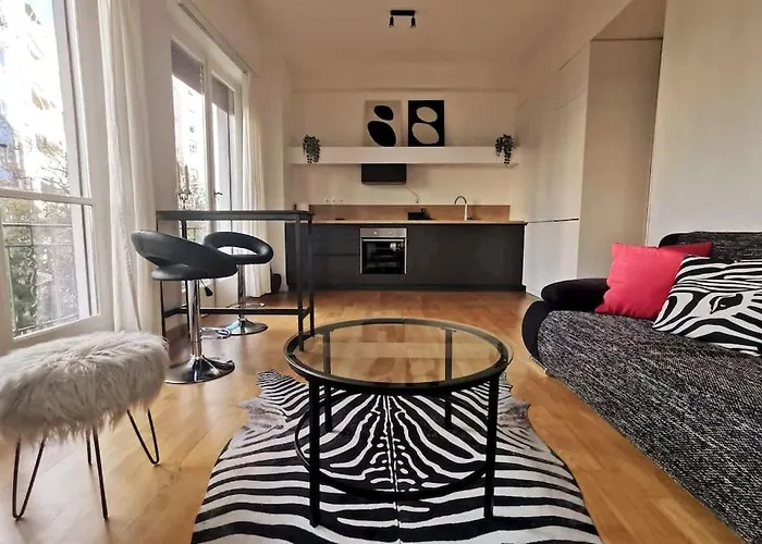 Cdv Stylish Athens Flat